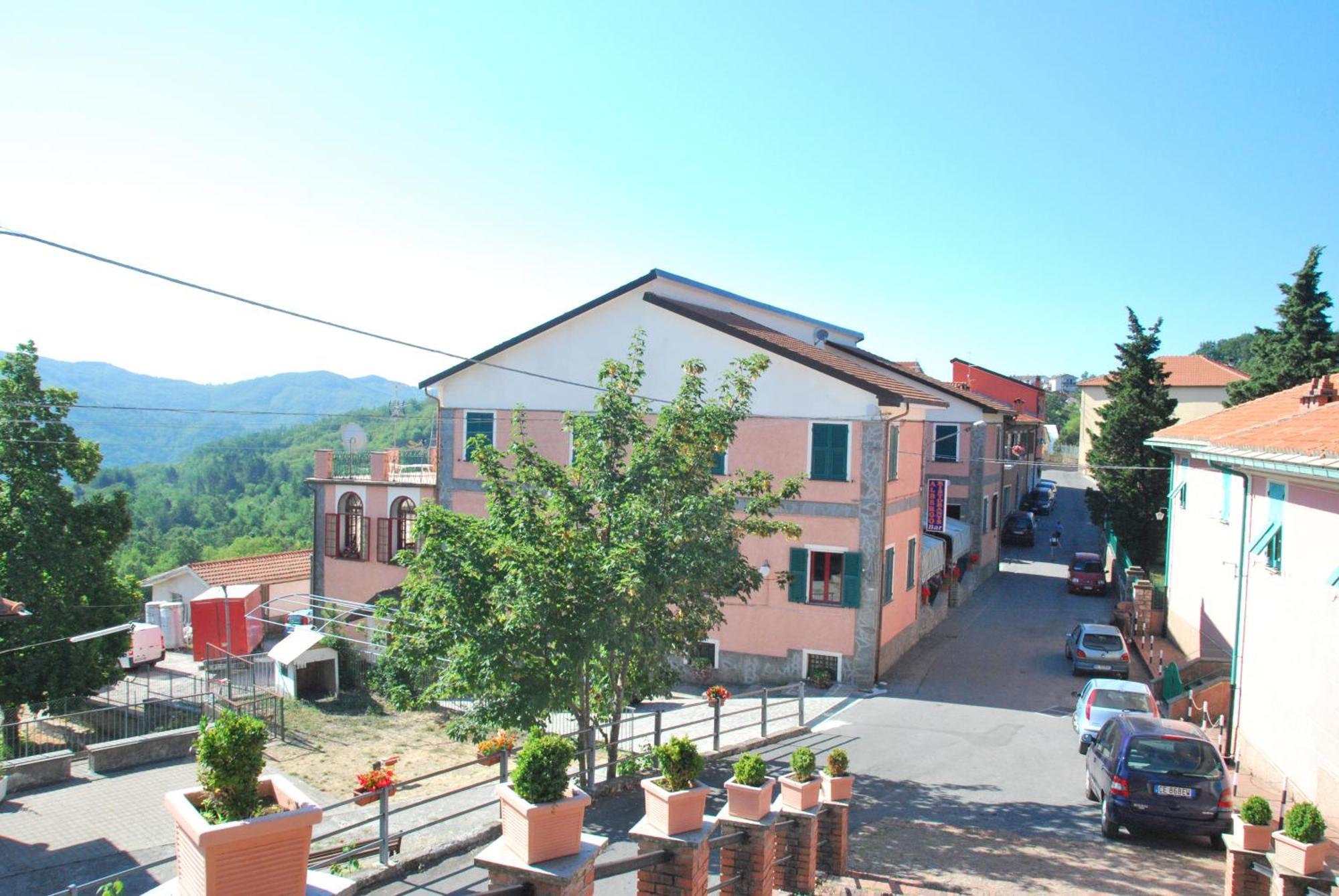 Albergo La Veranda Tavarone Esterno foto