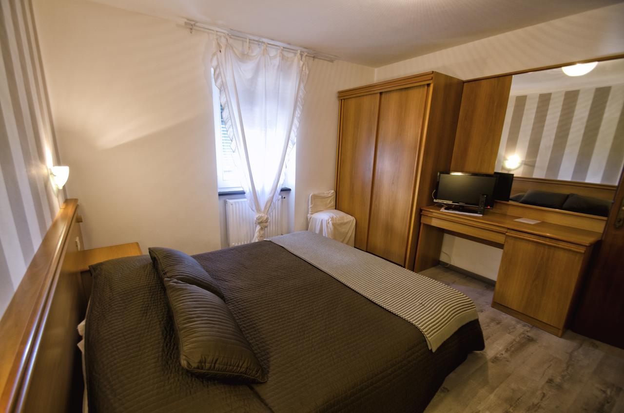 Albergo La Veranda Tavarone Esterno foto