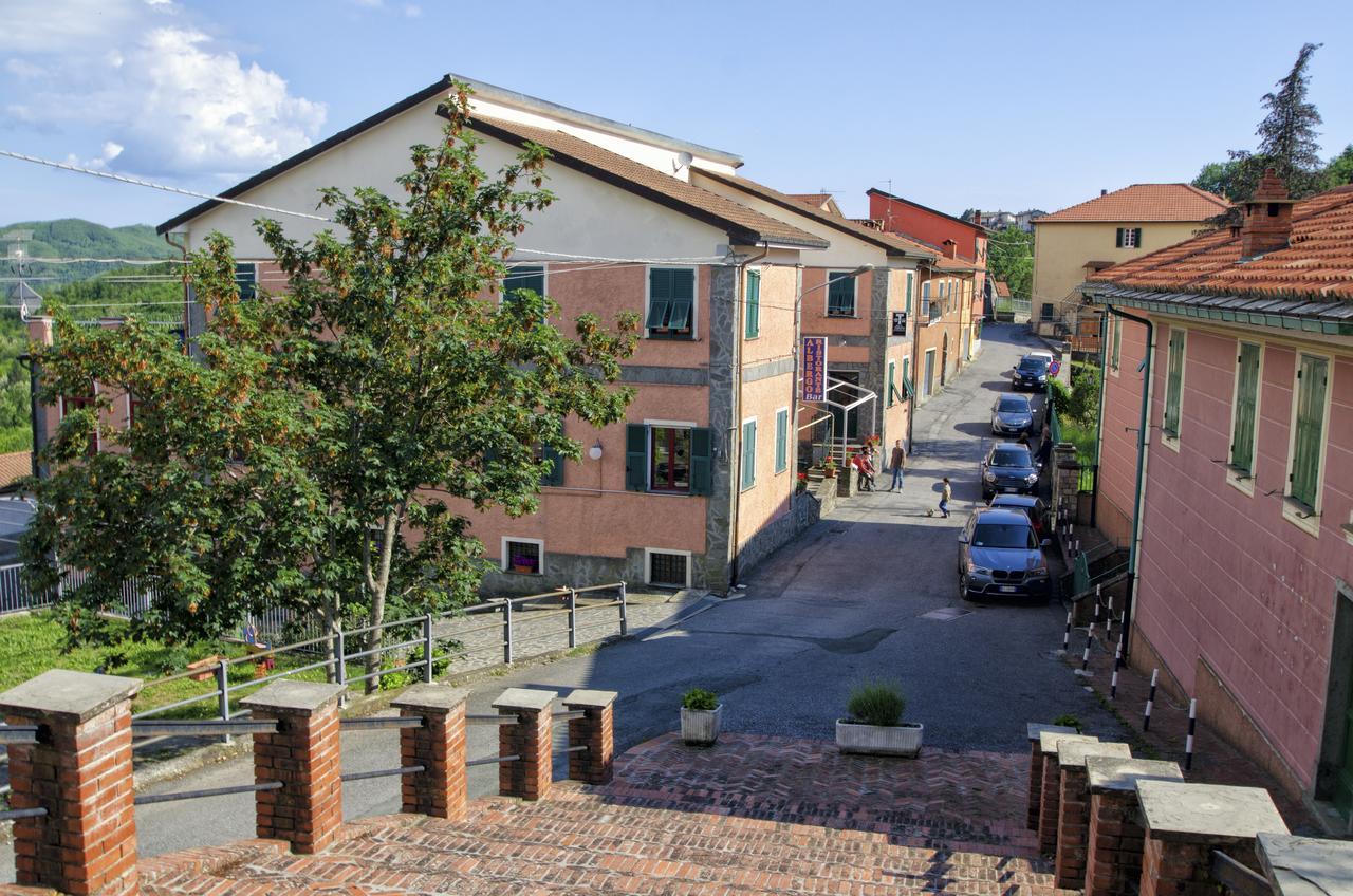 Albergo La Veranda Tavarone Esterno foto